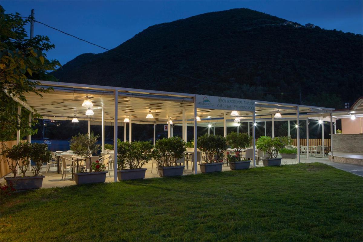 Menes Hotel Geni  ภายนอก รูปภาพ
