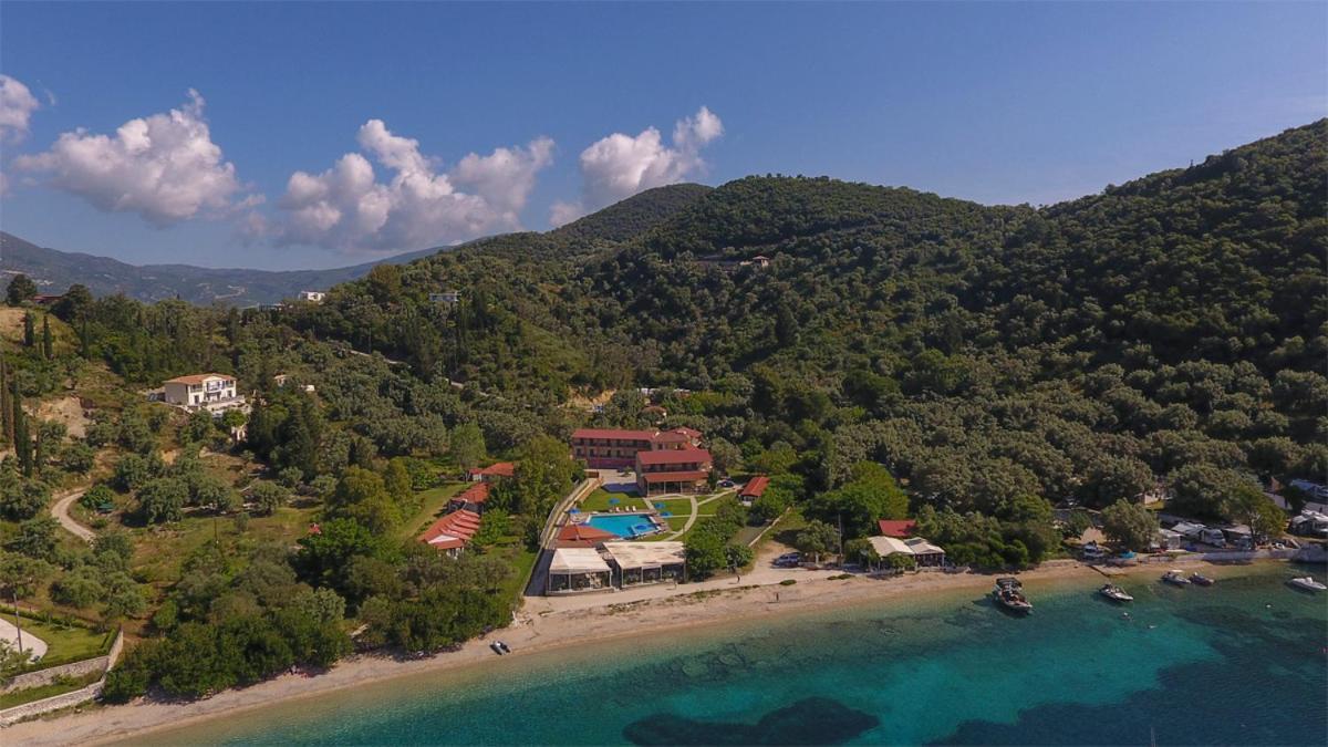 Menes Hotel Geni  ภายนอก รูปภาพ